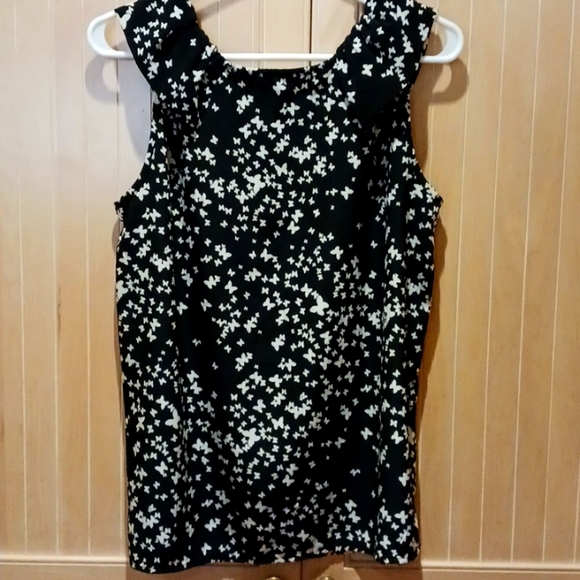 Forever 21 Sleeveless Ruffled Blouse EUC - Picture 2 of 8